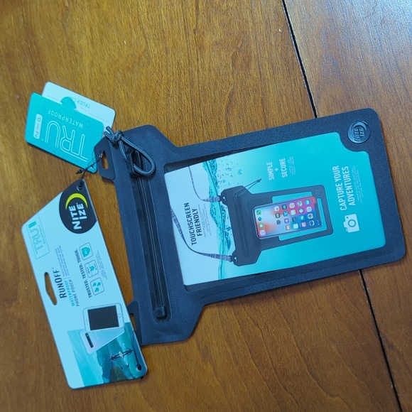 Nite Ize Waterproof Phone Pouch - Picture 1 of 13